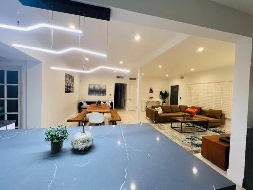 Luxury Miami Retreat 3 Beds2 Bath On Land! - Housity