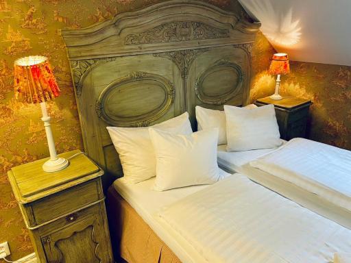 Apertins Hotell - Housity