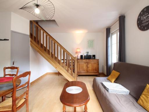 Appartement Duplex Agréable, Proche du Centre - FR-1-608-44 - Housity