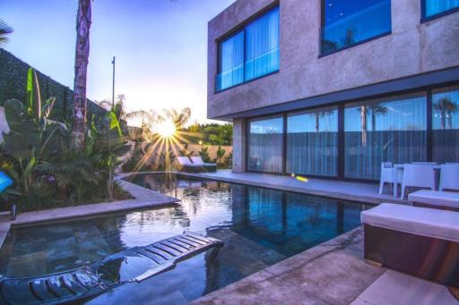 Sumptuous Modern Villa - Targa District - Housity