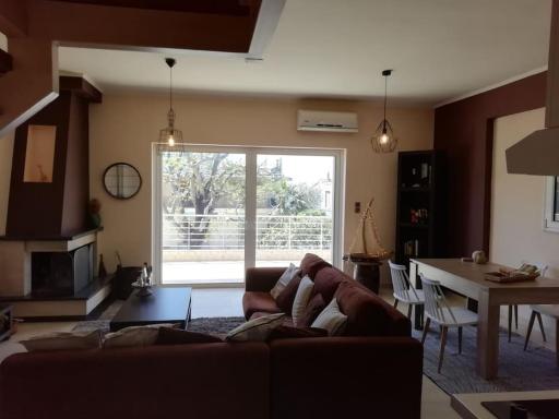 Nikolas apartment. Aktaio Rio Patra - Housity