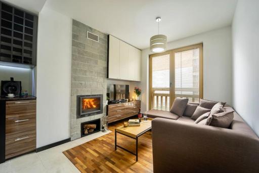 Secluded Mountain Cozy Studio with Fireplace - Housity