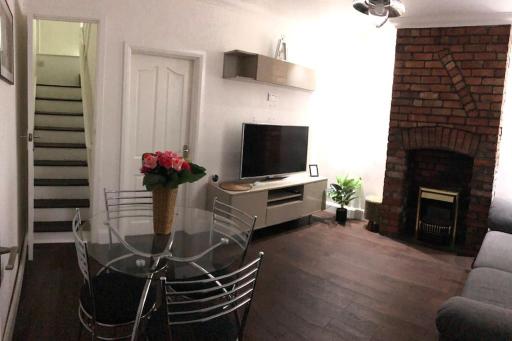 Home on Hamill Street - Housity