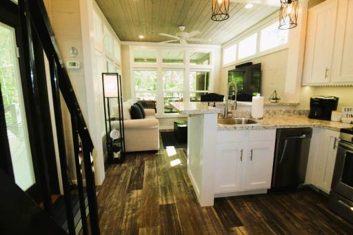 Nona's Sunshine - Housity