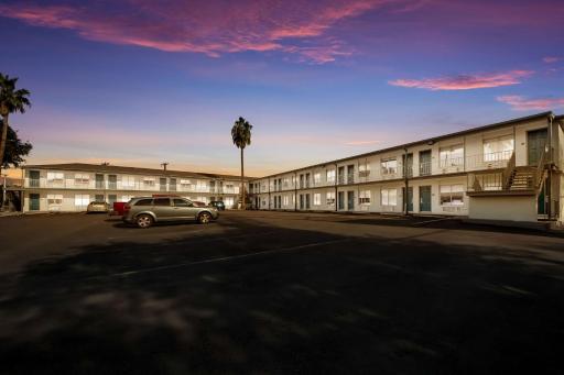 SureStay  by Best Western San Antonio Riverwalk - Housity