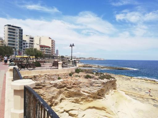 Sliema beach - Housity