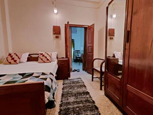 Laketown Vintage Villa 2 - 2BHK holiday home - Housity