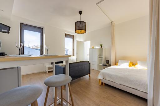 Le studio Sicre proche commdités parking facile - Housity