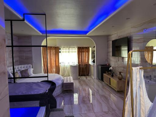 Golden house - JACUZZI - Housity