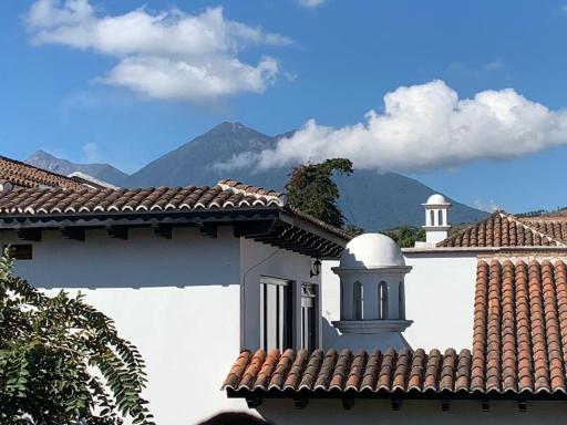 Antigua Casa Linda - Housity