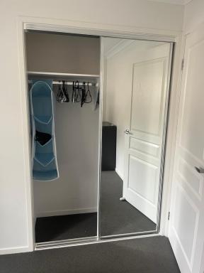 Vianna-Slotwinski Homestay - entire home available during DEC and JAN - Housity