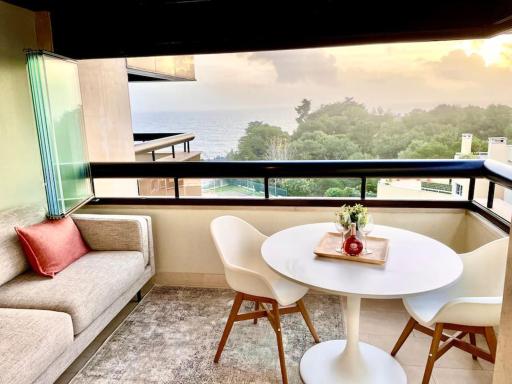 Studio in Cascais -Sea View -Pool - Housity