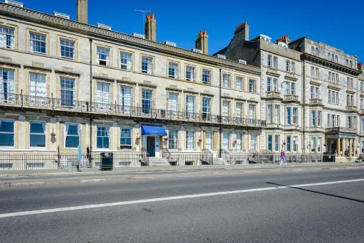 Russell Hotel - Housity