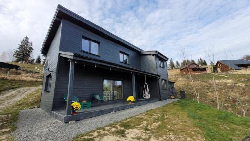 Black Wood Cabin - Housity
