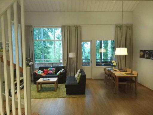 Дом у спа-центра и озера - Housity