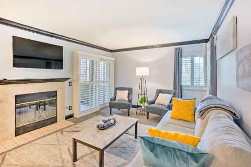 Yorba Linda Condo - Community Pool, Fireplace - Housity