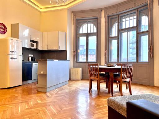 F14 Guest house by Small Home Budapest - Housity