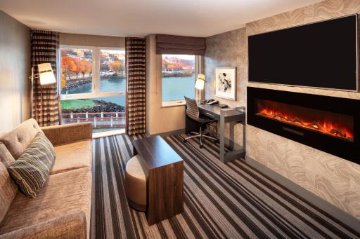 Silver Cloud Hotel Tacoma Waterfront - Housity