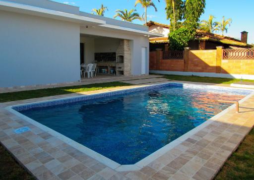 Casa de campo com piscina e lazer em Porangaba SP - Housity