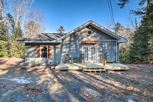 Stunning Monson Getaway on the Water! - Housity