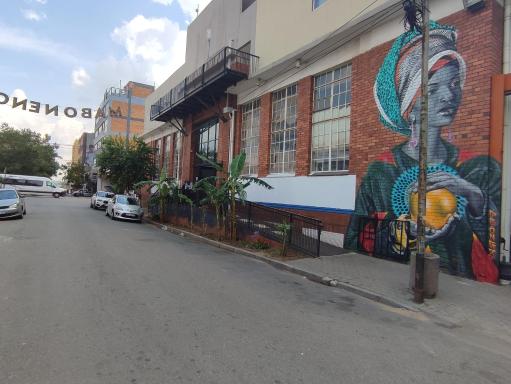 low Strides - Housity