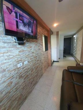 R.1111 Estudio ejecutivo, práctico, en el centro. - Housity