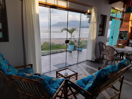 Casa na praia em São Sebastião - Housity