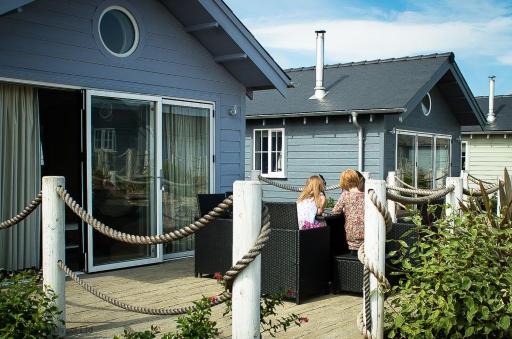 Sea Urchins beach house at The Bay Filey, sleeps 4-5, 2 dogs welcome for free too - Housity