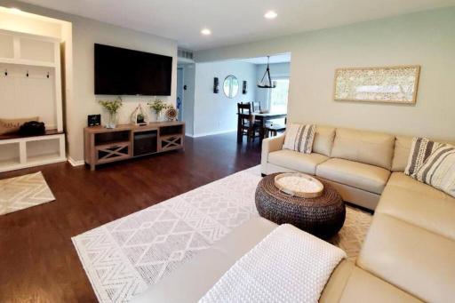 *New* Charming Clarkston Home Away from Home - Housity