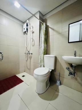 At Home Condo With Free Pool Access - Housity