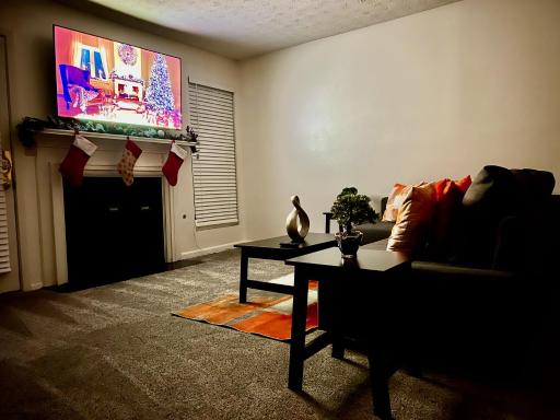 A Delightful Townhouse In Stone Mountain - Housity