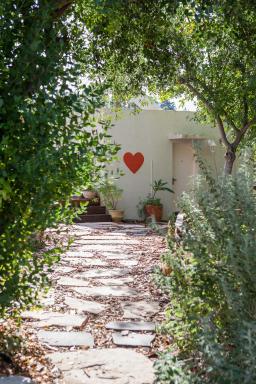 Connected Guest House - Housity