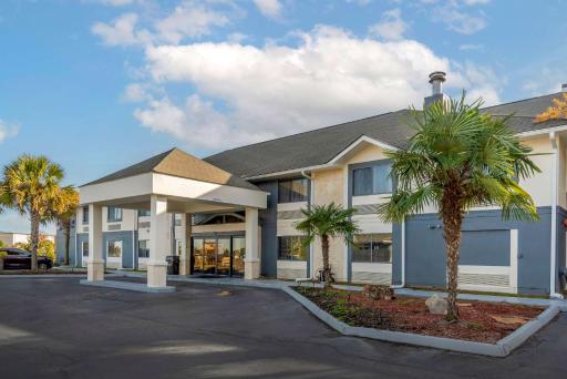 Comfort Inn & Suites - near Robins Air Force Base Main Gate - Housity