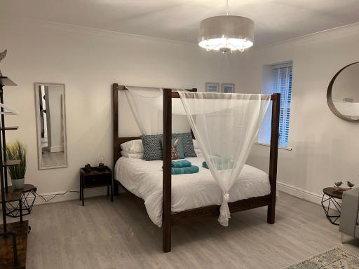 Large Three bed Two bathroom flat in Central Torquay - Hizvo