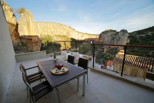 3 bedrooms house with furnished terrace and wifi at Chulilla - Housity