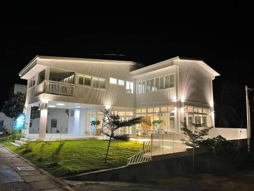高一 33 班 Homestay 1982 - Housity