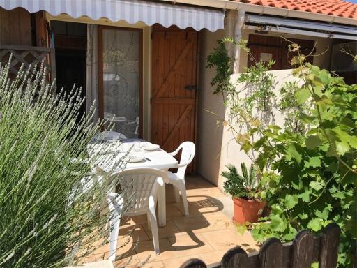Villa avec Mezzanine et Cabine 4 Pers à Port Leucate, Parking inclus - FR-1-81-138 - Housity