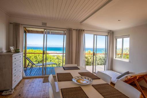 Serene Hide-Away with ocean views. - Housity