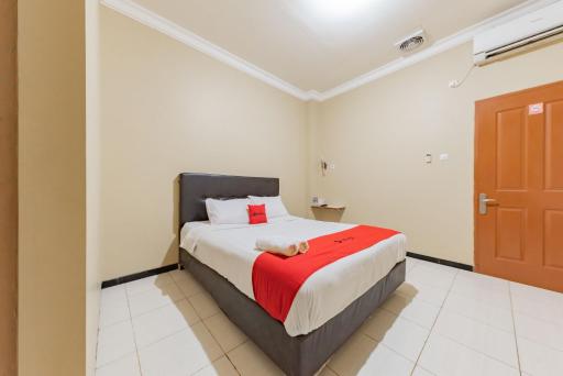 RedDoorz At Pahlawan Street - Housity