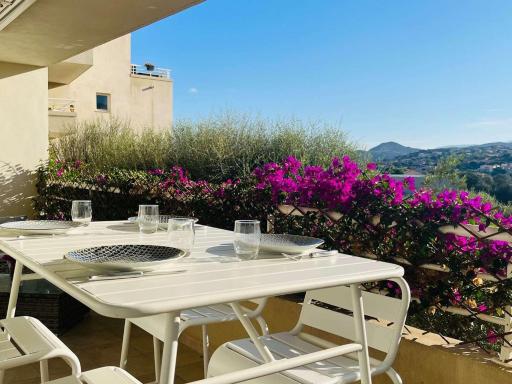 Appartement T3 avec Parking, WiFi et Clim - 1,5 km de la Plage à L'Île Rousse - FR-1-63-320 - Housity