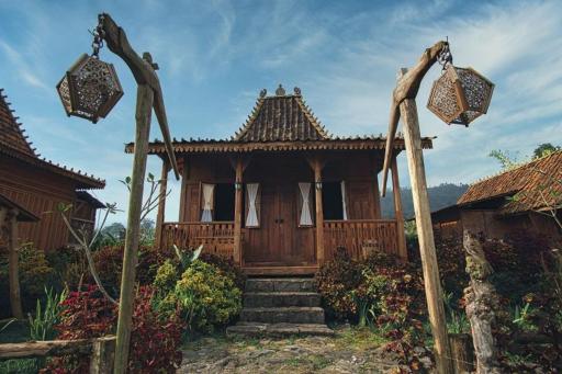 Singgasana Villa & Resto - Housity