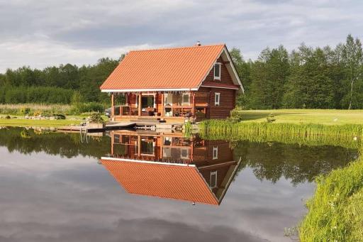 Padvarių sodyba ant tvenkinio kranto su pirtimi - Housity