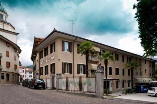 Albergo Centrale Tarcento - Housity
