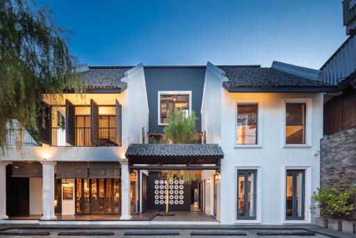 Hotel Ping Silhouette - Housity