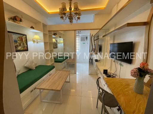 Green Residences Stays by PBYY - Housity