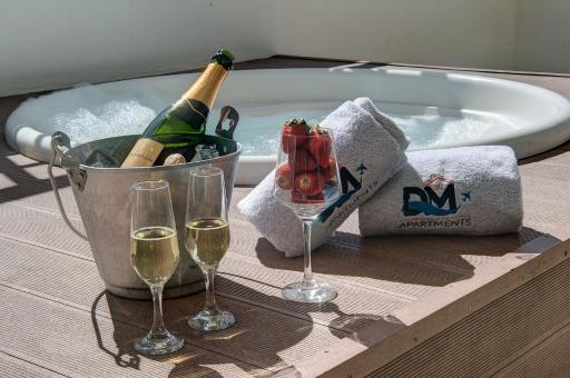 Golf Ville Cobertura Lateral ClubeHouse 10 Pessoas - Housity