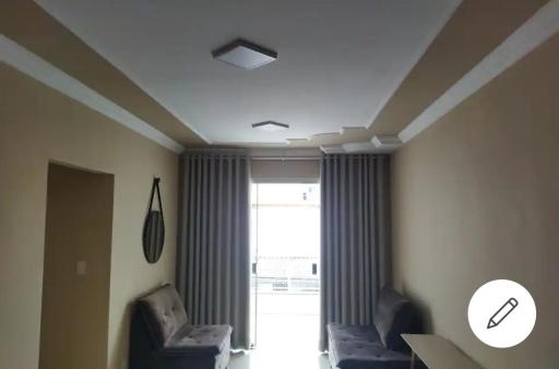 Apartamento de luxo com 2 quartos, sala com sacada, cozinha área de serviço e 1 banheiro social. - Housity