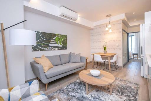 The Regency Cozy Apartment- 629 - Housity