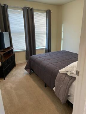 4 bedroom home close to city of Richmond - Housity