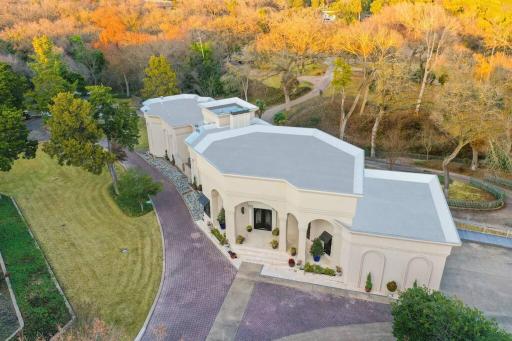 Dallas Estate! - Housity